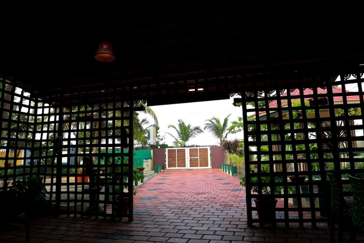 Sunset Beach Villa Cherai Kochi Buitenkant foto