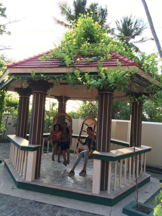 Sunset Beach Villa Cherai Kochi Buitenkant foto