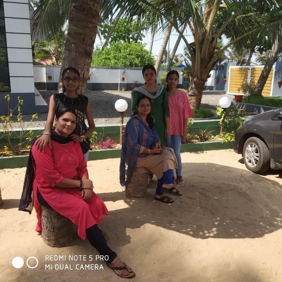 Sunset Beach Villa Cherai Kochi Buitenkant foto